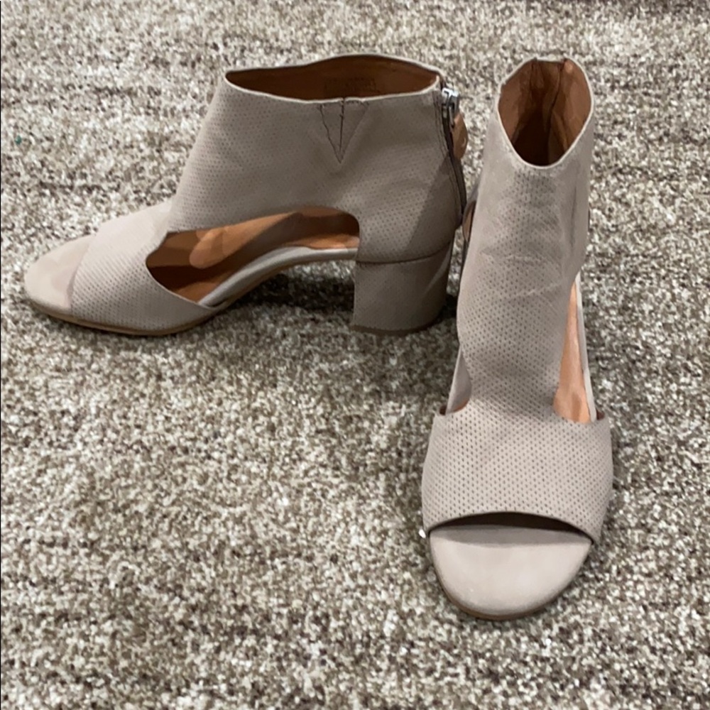 Gentle Souls size 8 shoes